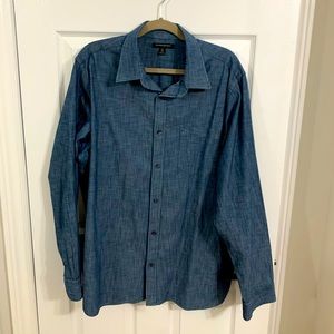 Banana Republic Men’s Long Sleeve Chambry Button Down Short - XL